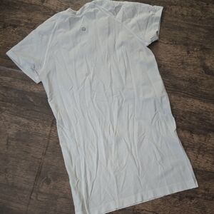 LULULEMON White Light Gray Athletic T-Shirt Sz S